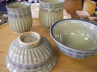 清水焼　緑釉三島彫飯碗と湯呑
